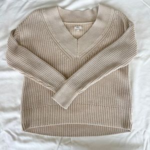 AERIE Beige  V-neck Sweater Size XS